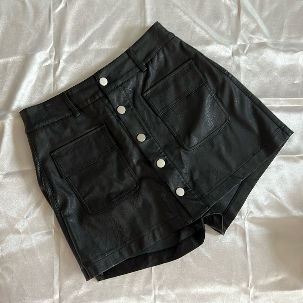Raga Faux Leather Skort size Small